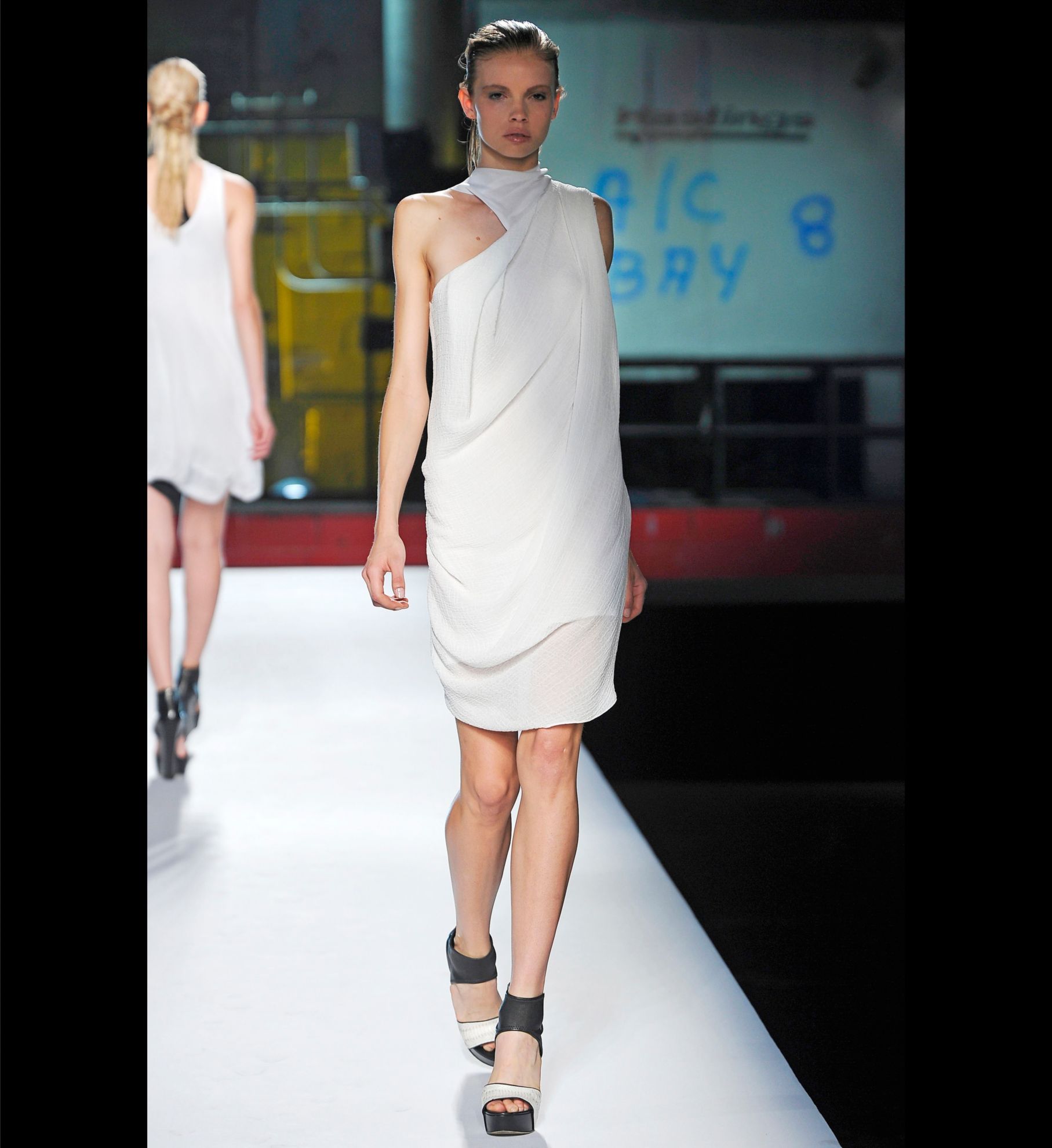LOOK 11