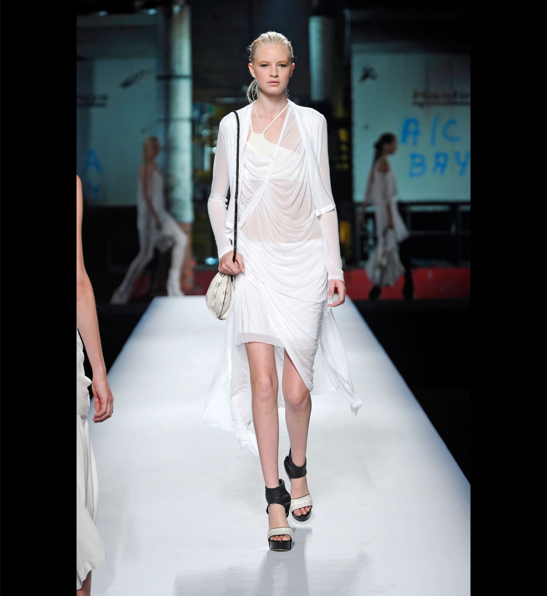 LOOK 13