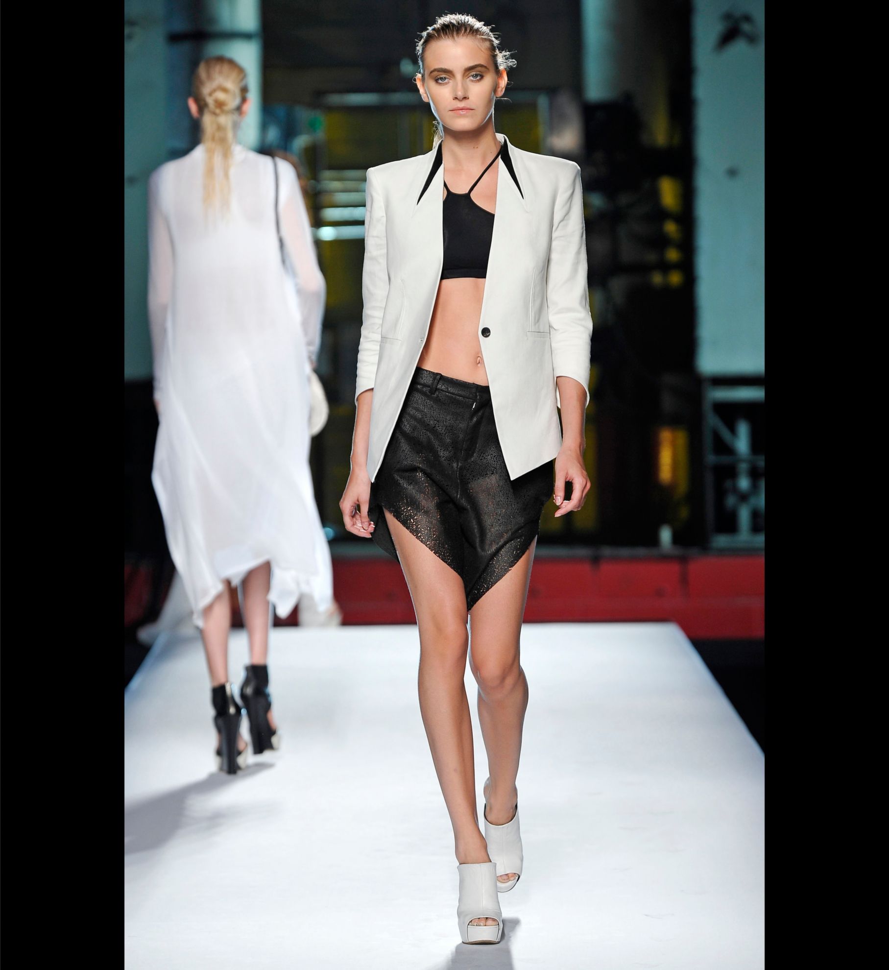 LOOK 17