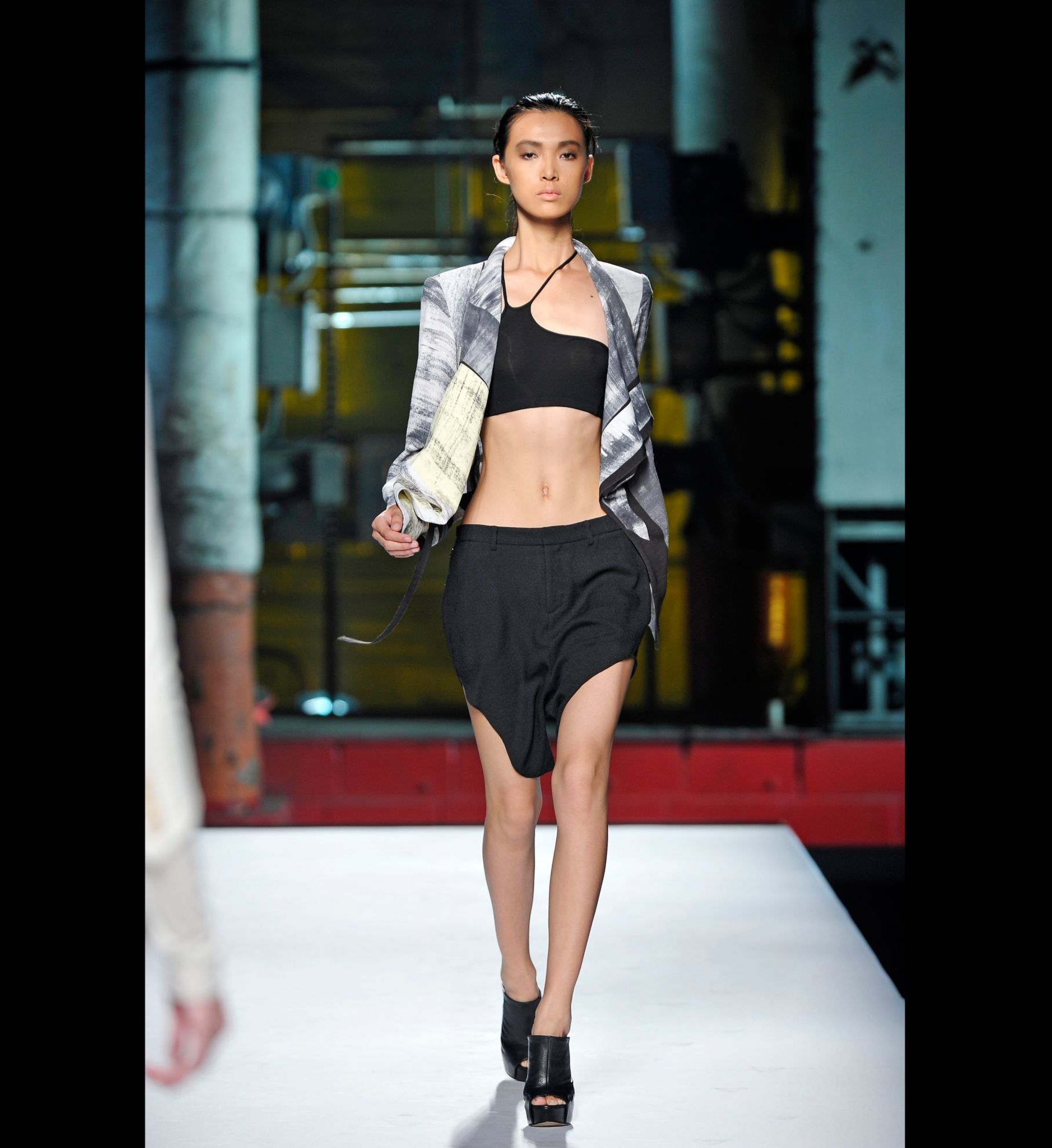 LOOK 19