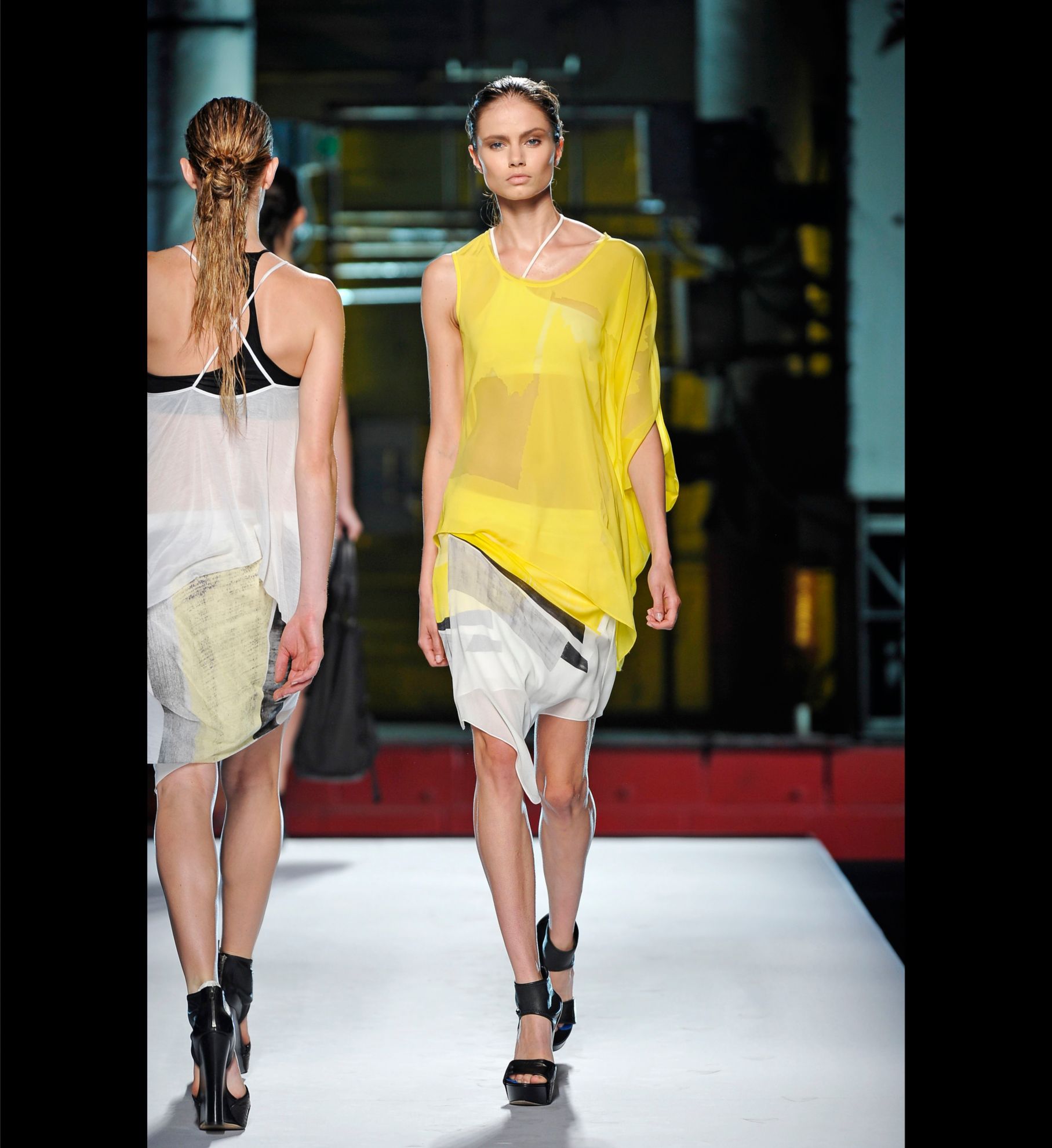 LOOK 26