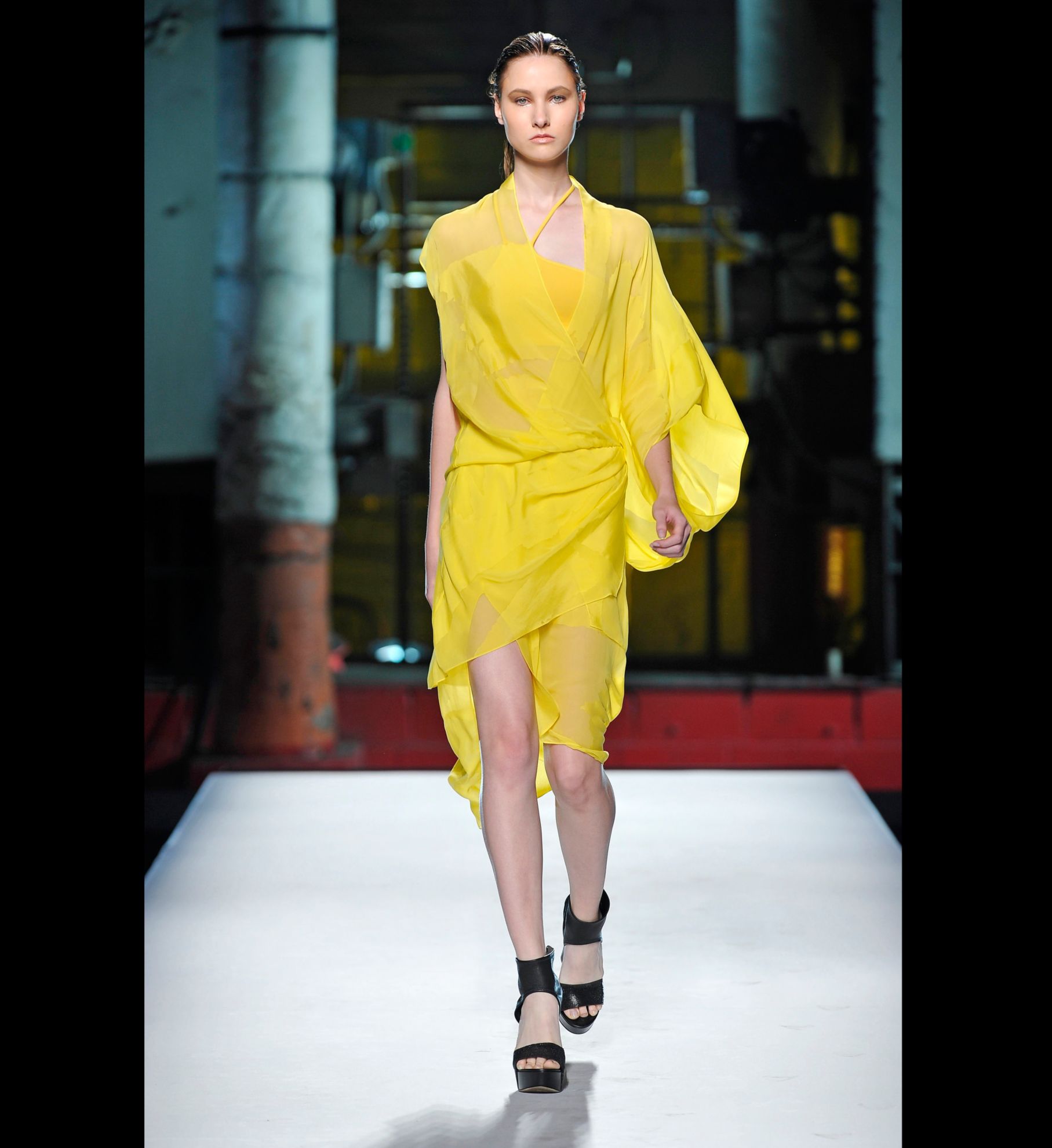 LOOK 27
