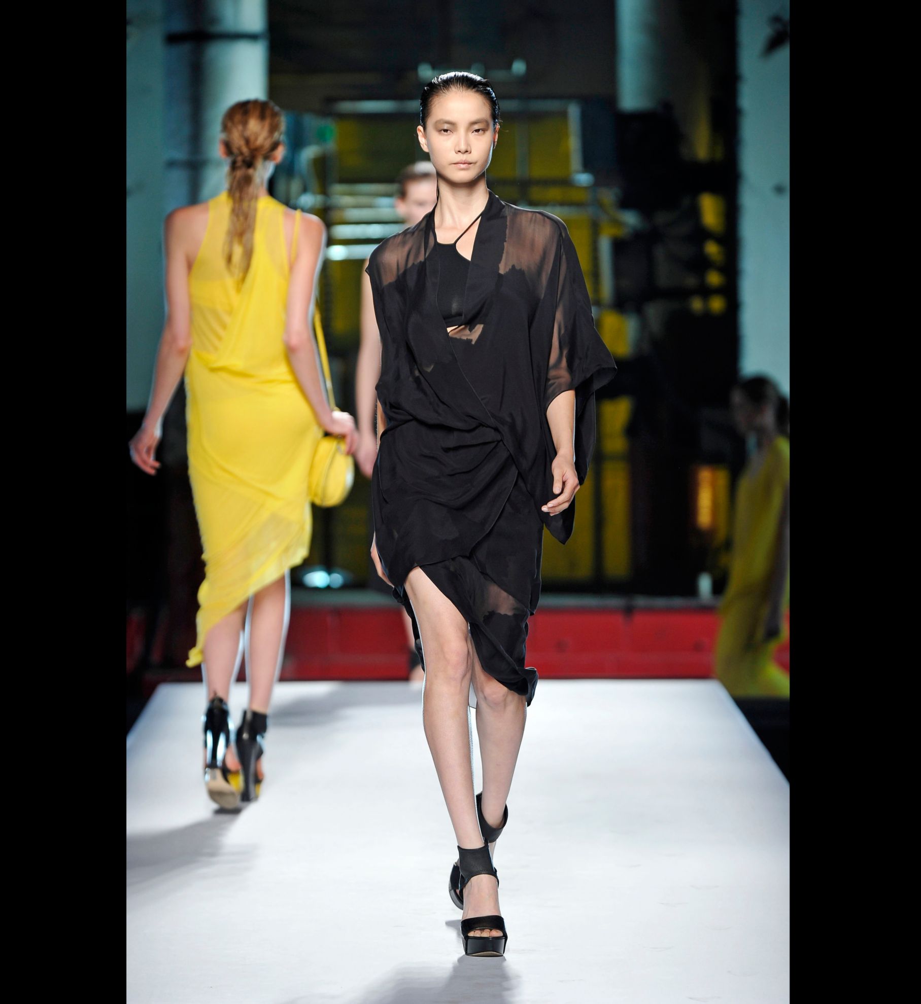LOOK 28