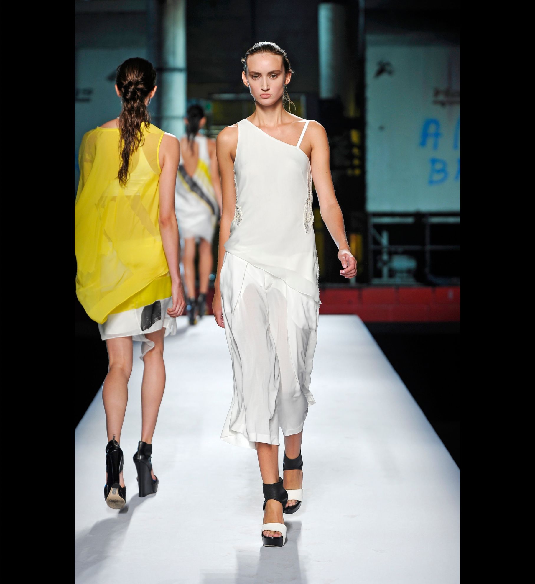 LOOK 30