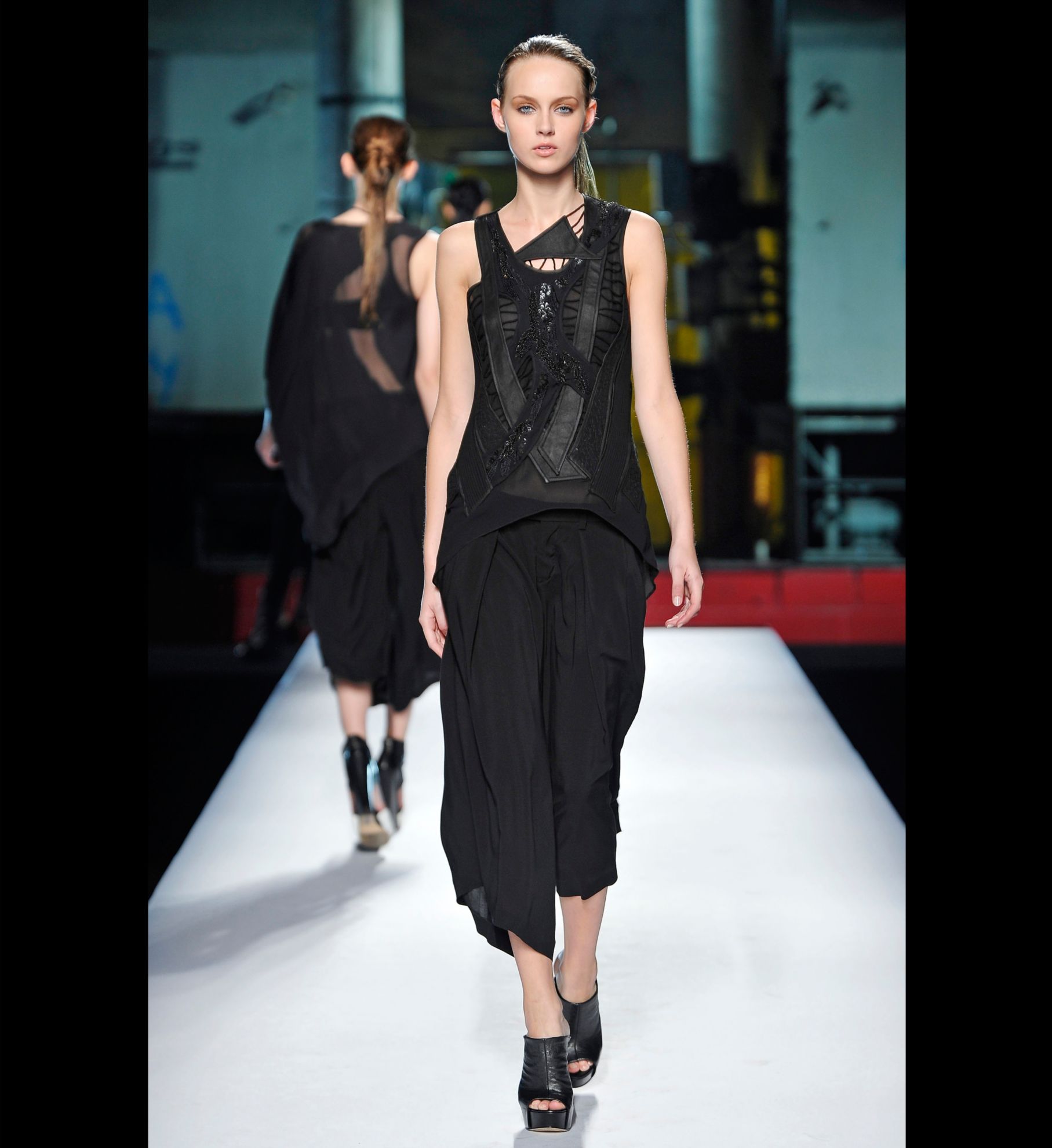 LOOK 34