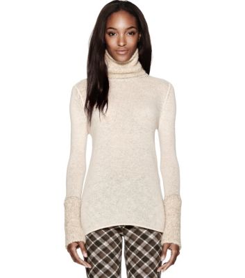 ANGELINA TURTLENECK