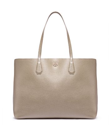 Loving this beautiful Tory Burch tote bag