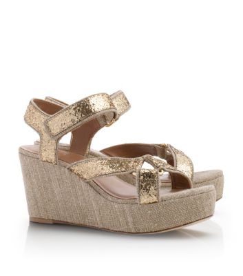 Daphne Wedge