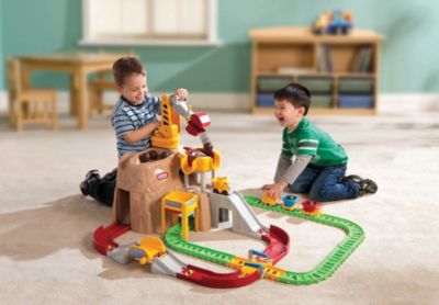 Little Tikes Peak Rail & Road Playset