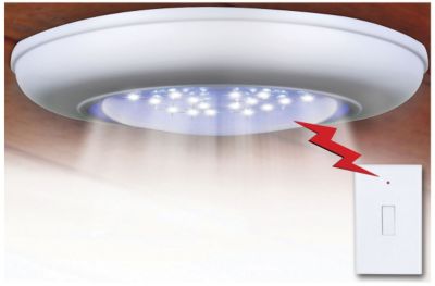 Ceiling/Wall Light w/Remote
