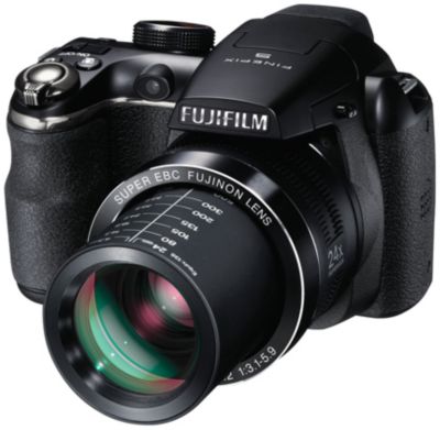 Fujifilm FinePix 14MP/24X Digital Camera Package
