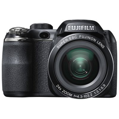 Fujifilm FinePix 14MP/24X Digital Camera Package