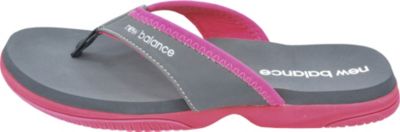 New Balance Women&rsquo;s JoJo Thong