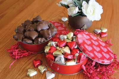 Corazones de chocolate y mantequilla de maní/Bocaditos de caramelo y mantequilla de maní