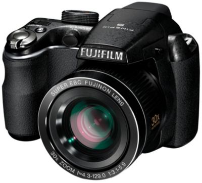 Fuji 14MP/30X Zoom Camera Bundle