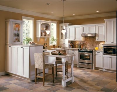 Raleigh Maple Amaretto Crème Glaze Kitchen Cabinets