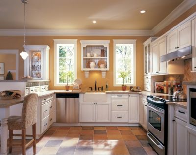 Raleigh Maple Amaretto Crème Glaze Kitchen Cabinets