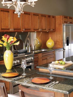 Saxony Maple Whiskey Black Glaze Kitchen Cabinets