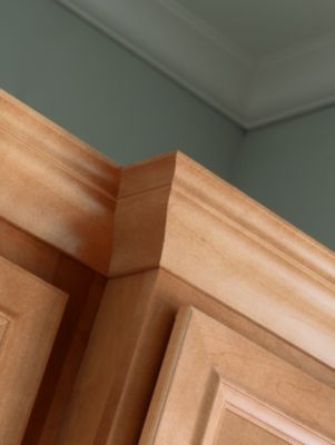 Moulding, 3" Crown