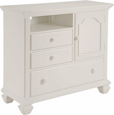 Mirren Harbor Media Chest
