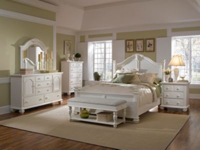 Mirren Harbor Poster Bed, Q