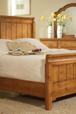 Attic Heirlooms Heritage Attic Heirlooms Heritage Panel Bed, California King