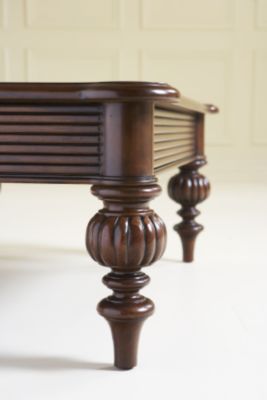 Living Room Furniture / Brettingham Collection