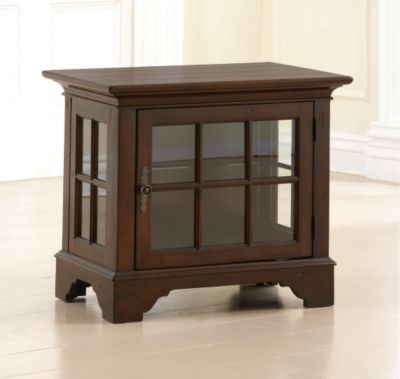 4670-004  : Attic Heirlooms Fireside Cherry  Chairside Curio End Table