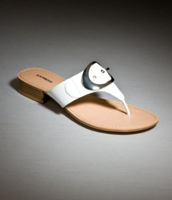 ROUNDED BUCKLE HEELED SANDALS