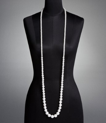 GRADUATED PEARL NECKLACE