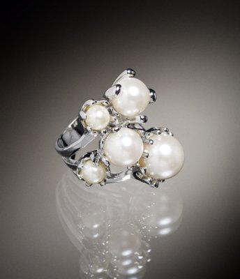 PEARL PRONG RING