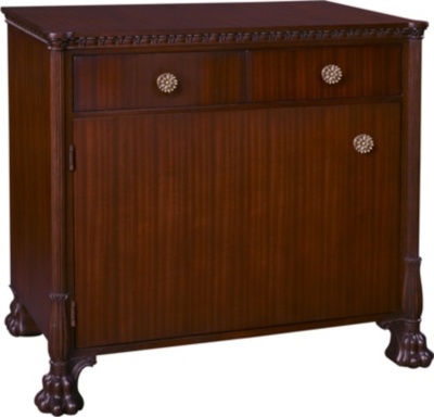 Augusta Chest with Right Side Facing Door Knob