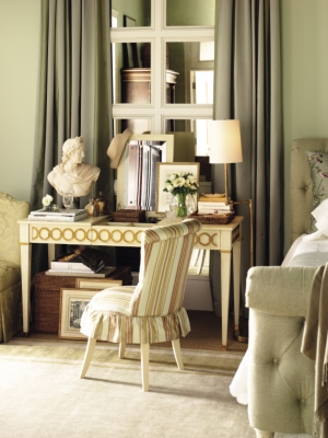 Sue Ellen Vanity Chair