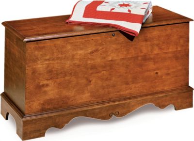 <02574-94  : Kensington II Cedar Chest