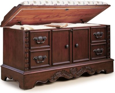 <03468-61  : Anniversary II Cedar Chest