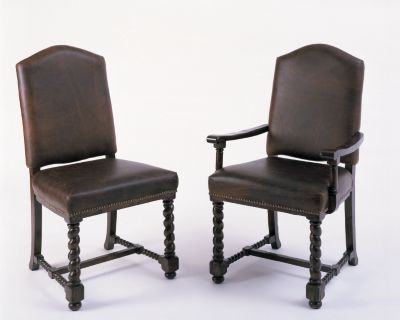 00686-74  : Eddie Bauer - Lakeridge Leather Seat Arm Chair