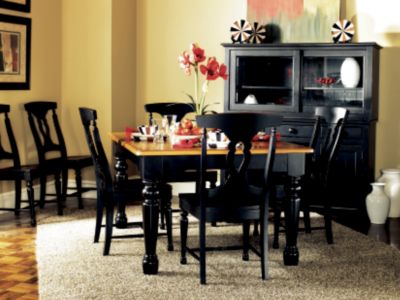 00829-76  : Blackstone Farmhouse Table w/leaf