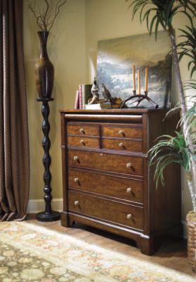 00851-08  : Eddie Bauer - Hunts Point Dressing Chest Top and Base
