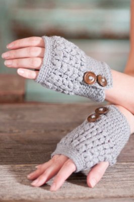 Women’s Button Wristwarmers