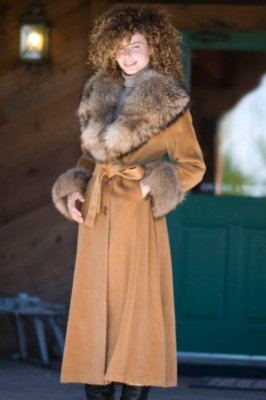 Women's Cashmere Coat with Fur Collar