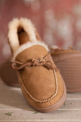 Overland Classic Low Moc Sheepskin Slippers
