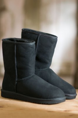 Women's Classic Short UGG Boots, BLACK, Size 10 B(M) US