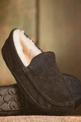 Uggs on Sale Men's Ascot UGG Slippers, BLACK SUEDE, Size 10 D(M) US