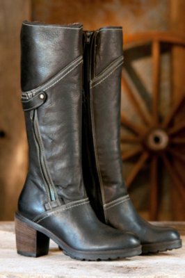 Women's Vetta in Italy Shearling Boots