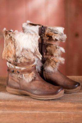 Women's Genevra in Italy Leather Boots with Coyote Fur Trim