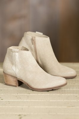 Women's Overland Claudia Suede Short Boots, SAND