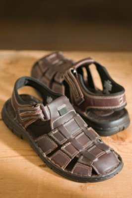 Men's Preston Closed Toe Fisherman Minnetonka Sandals
