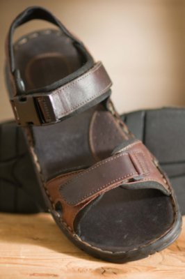Men's Butte Quarter Strap Minnetonka Leather Sandals