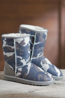 Women's Classic Short UGG Camo Boot