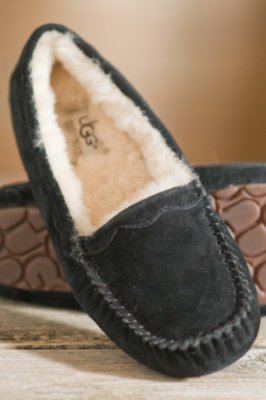 Women's Scalloped UGG Moccasin Slipper